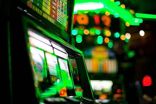 Treasures of Aztec slot reel interface displaying Aztec symbols and payline structure on alek platform